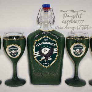 Комплект бутилка и чаши за алкохол с логото на Лудогорец